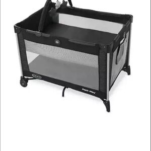 Graco Black Portable Playard